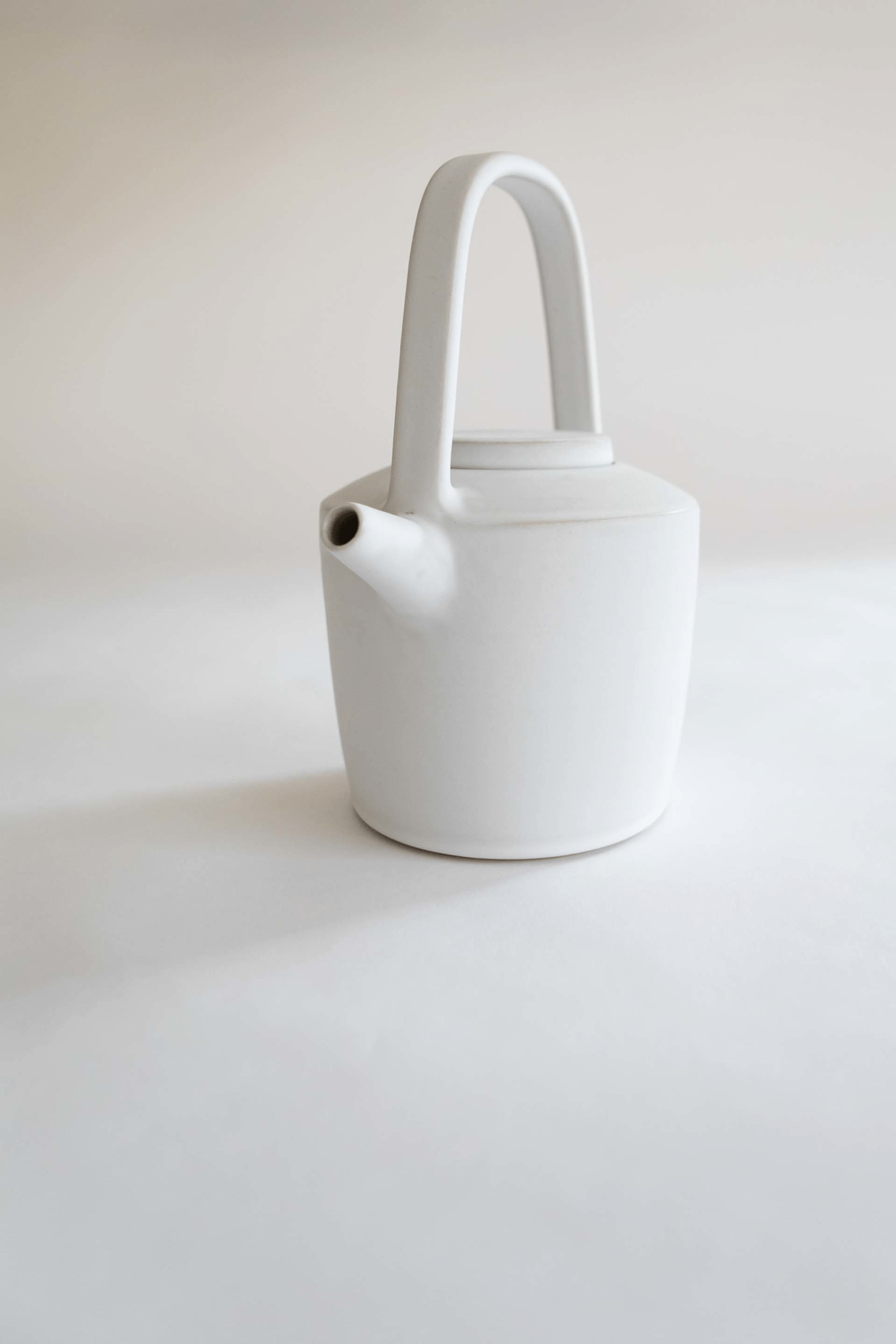 STUDIO FEDER X STUDIO KERSTIN KONGSTED TEAPOT - WHITE