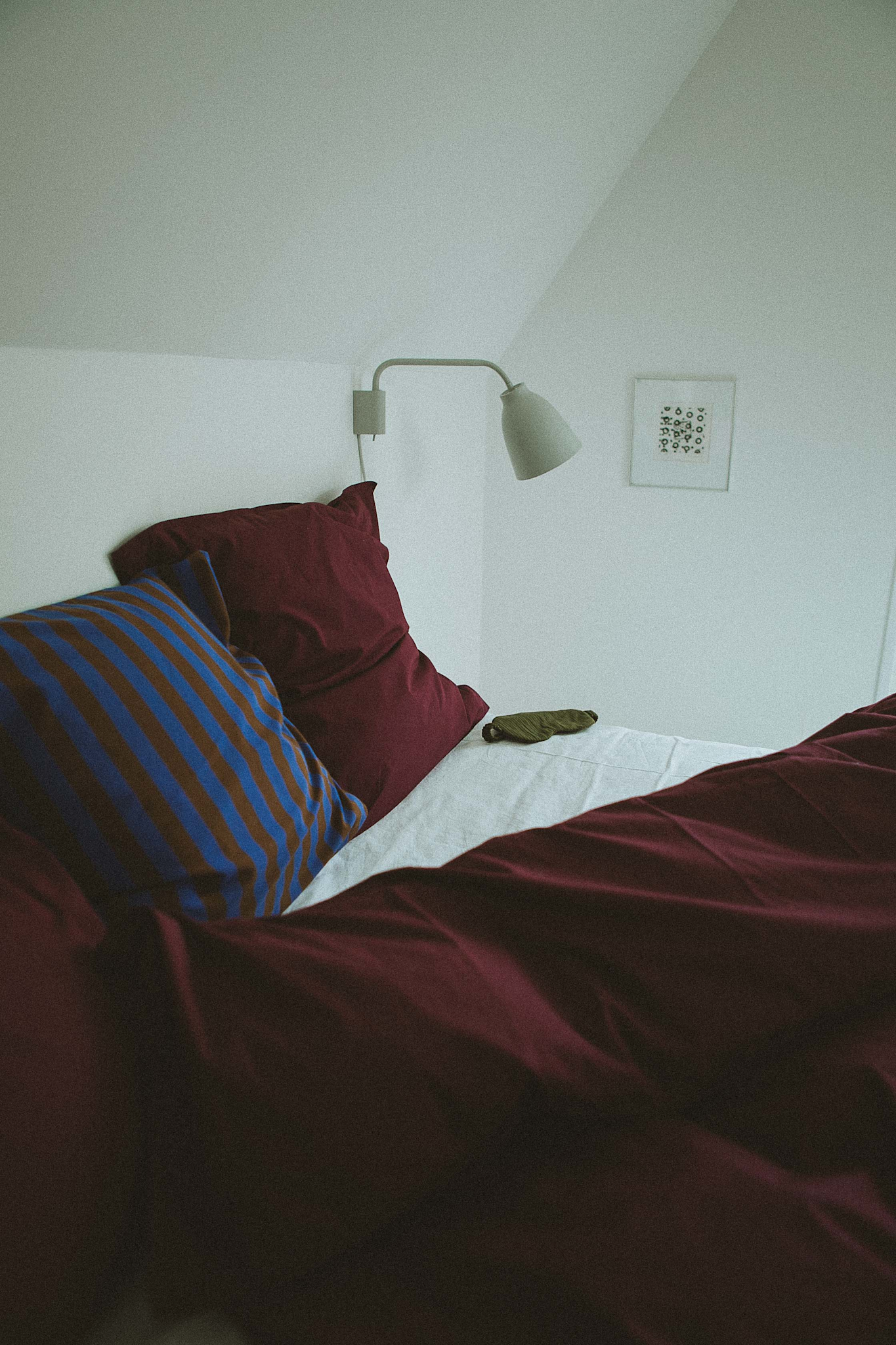 BEDDING - BURGUNDY